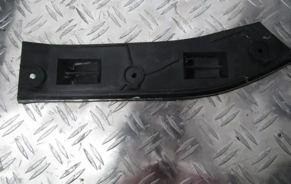Volkswagen Polo Front bumper mounting bracket 6q0807183