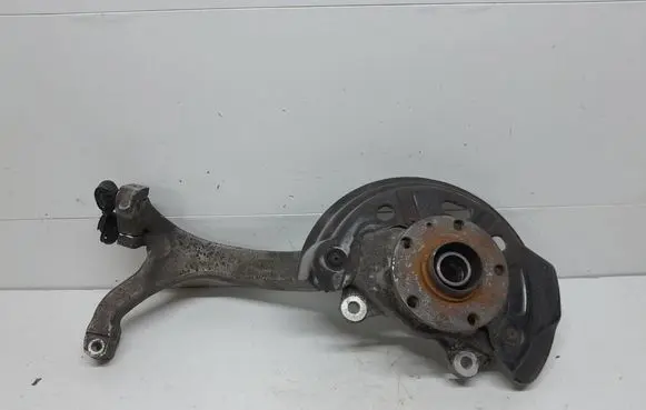 Front wheel hub spindle knuckle