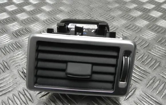 Rear air vent grill