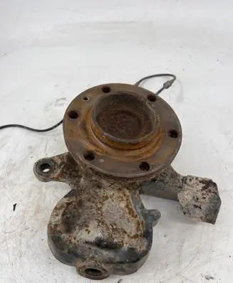 Mercedes-Benz Sprinter W906 Front wheel hub A9065400317
