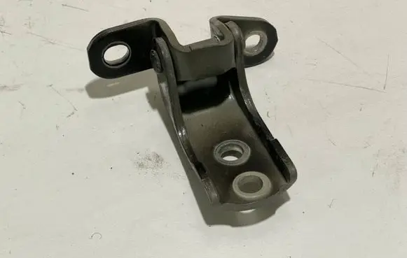 Toyota Highlander XU70 Front door upper hinge
