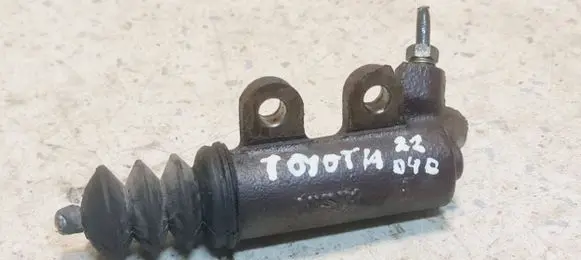 Toyota Corolla Verso AR10 Clutch slave cylinder AISIN