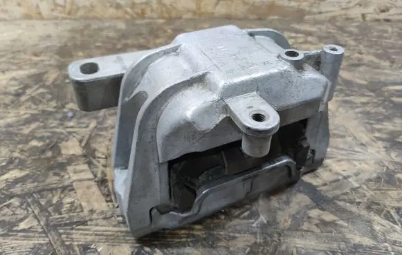 Volkswagen Caddy Engine mount bracket 1K0199262AL