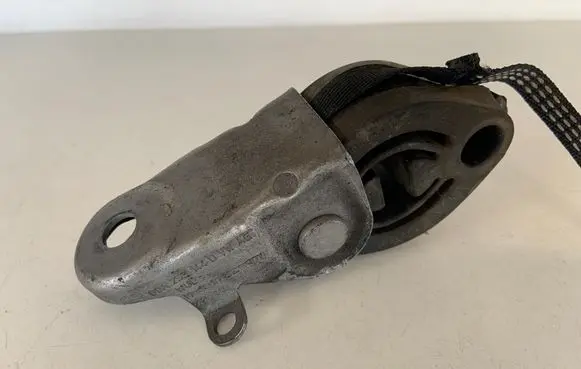 Muffler mount bracket/holder