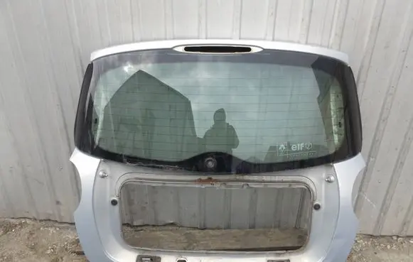 Renault Modus Opening tailgate glass 