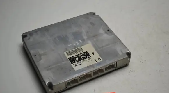 Toyota Corolla Verso E121 Engine control unit/module 896610F100 1758007625 MB1758007625