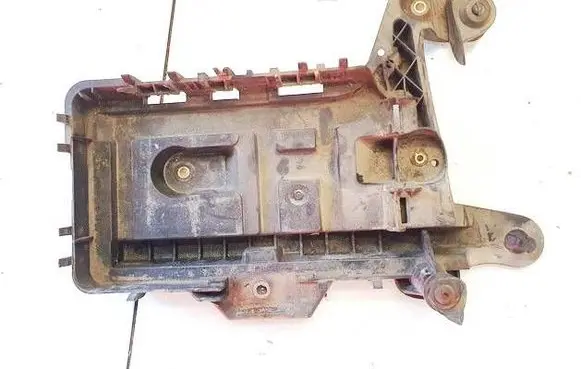 Volkswagen PASSAT B7 Battery box tray 1K0915333