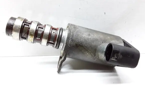Volvo V70 Camshaft vanos timing valve 31216221