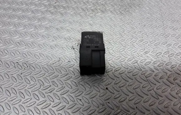 Volvo S40, V40 Other relay MB9533821L