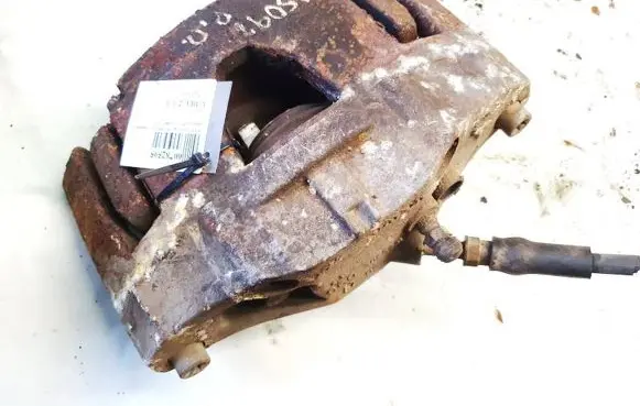 Volvo XC90 Front brake caliper 30657307