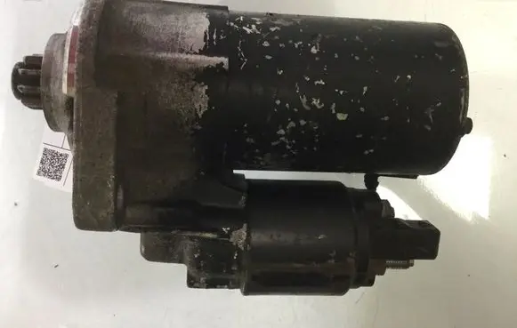 Volkswagen Golf IV Starter motor 020911023F