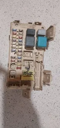 Toyota Avensis T250 Fuse module 82641CA010F 4420573256 05102615260301