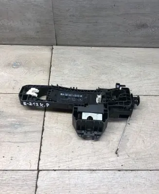 Mercedes-Benz E W212 Front door exterior handle A2047601534 A358401