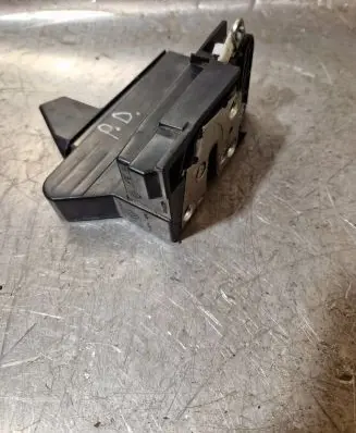 Dacia Sandero Front door lock