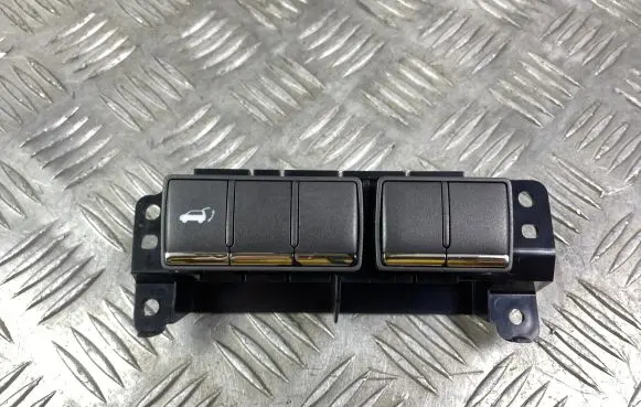 Infiniti QX80 Tailgate/boot open switch button 