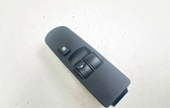 Mitsubishi Colt Electric window control switch MR587959 2667TH6