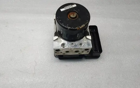 Volvo V60 ABS Pump 31329137 10061935501 28526258043