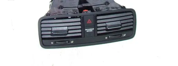 Skoda Yeti (5L) Dash center air vent grill 5l0820951