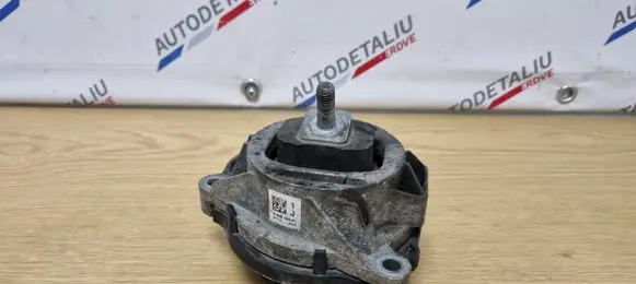 BMW 1 F20 F21 Engine mount bracket 6856184