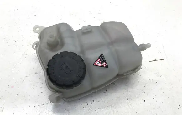 Mercedes-Benz GLA H247 Coolant expansion tank/reservoir A2475000049