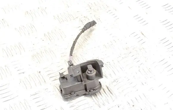 Volkswagen Polo VI Fuel tank cap lock 7P0810773F