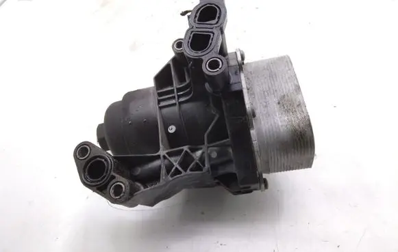 Skoda Octavia Mk3 (5E) Oil filter mounting bracket 03N117021