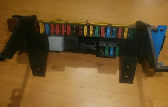 Renault Clio I Fuse box set 7703197669