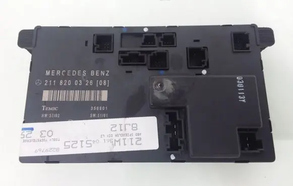 Mercedes-Benz E W211 Door control unit/module 2118200326
