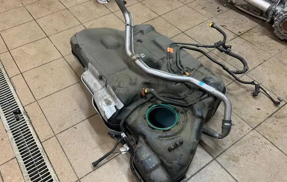 Ford Edge II Fuel tank J2G39K007BA F2G39034CC J2G39K007