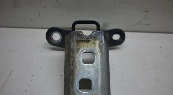 Chrysler Town u0026 Country V Front door lower hinge 880AB