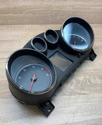 Opel Insignia A Speedometer (instrument cluster) 13333351 AAZH