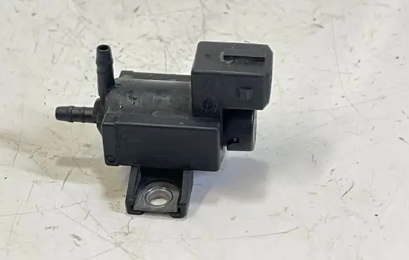 Toyota Avensis T250 Turbo solenoid valve 258600R010
