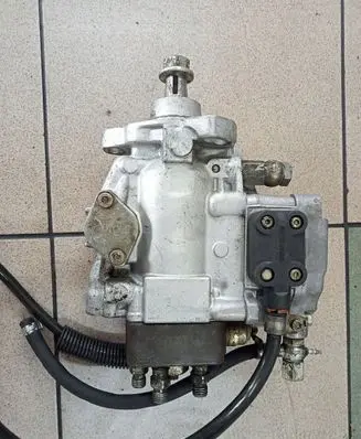 Audi A6 S6 C4 4A Fuel injection high pressure pump 0460415989