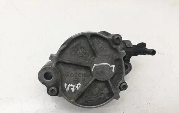 Volvo V70 Vacuum pump 01562b