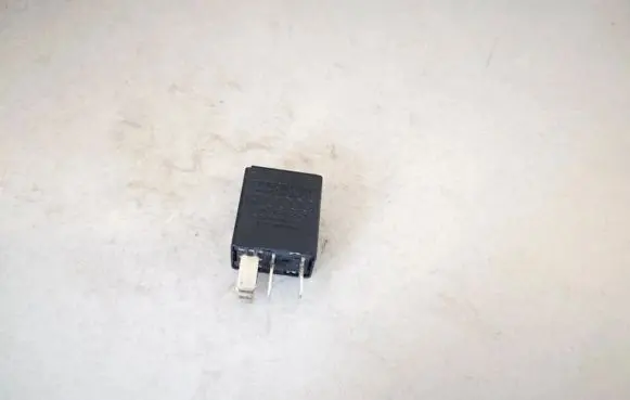 Skoda Fabia Mk2 (5J) Other relay 8z0951253