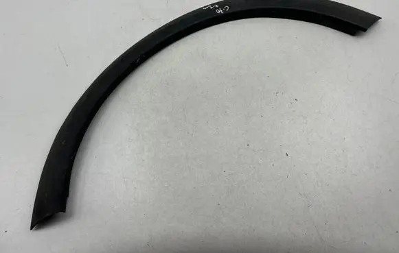 Volvo C30 Rear arch trim 31283137