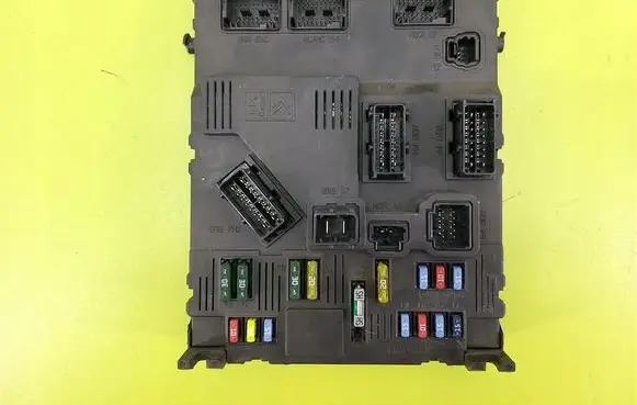 Peugeot 407 Comfort/convenience module 9655221180