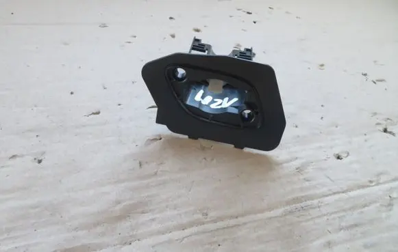 Volvo XC40 Front bumper mounting bracket 31690936