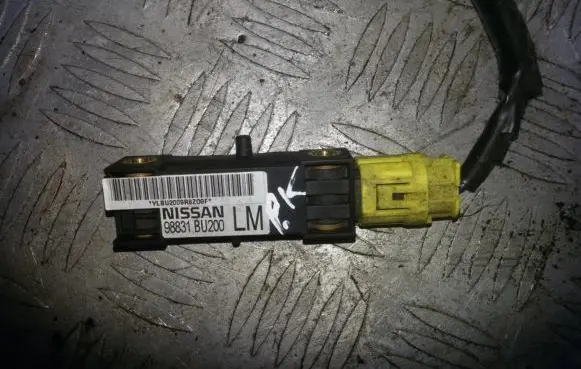 Nissan Almera Tino Airbag deployment crash/impact sensor 98831BU200