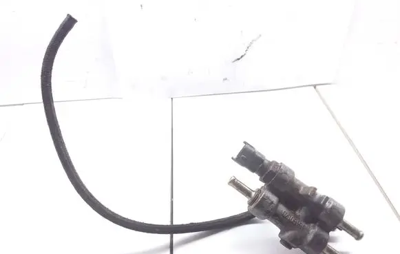 Alfa Romeo 156 Fuel pressure regulator 46480170