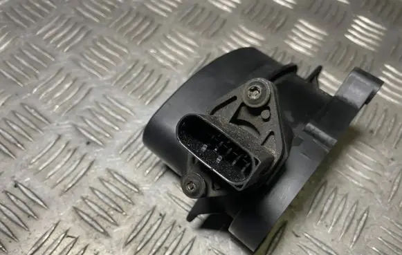 BMW 3 E46 Mass air flow meter 7787076 0928400468 1362