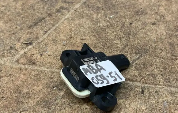 Mercedes-Benz GLS X166 Airbag deployment crash/impact sensor A1668210351