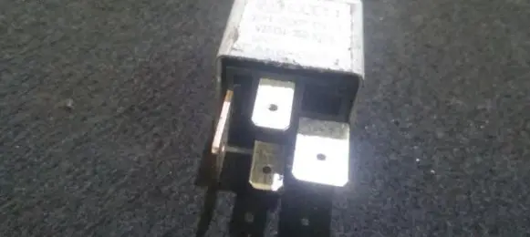 Audi A4 S4 B5 8D Other relay 191937503 v23134-j52-x228
