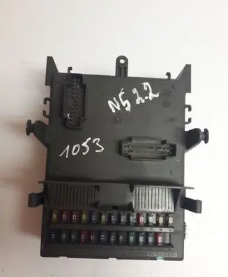 Renault Espace - Grand espace IV Fuse module 8200004201E 8200283815