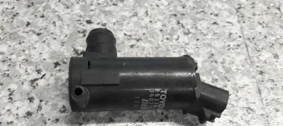 Toyota Corolla E90 Windscreen/windshield washer pump 060210-3860