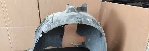 Front wheel arch liner splash guards