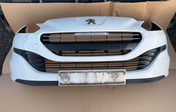Peugeot RCZ Front bumper YM21683580