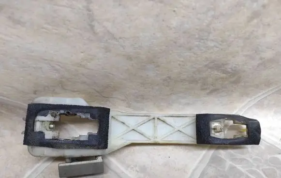 Chevrolet Captiva Front door coupe exterior handle/bracket 