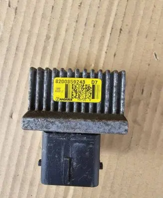 Renault Master III Glow plug pre-heat relay 8200859243