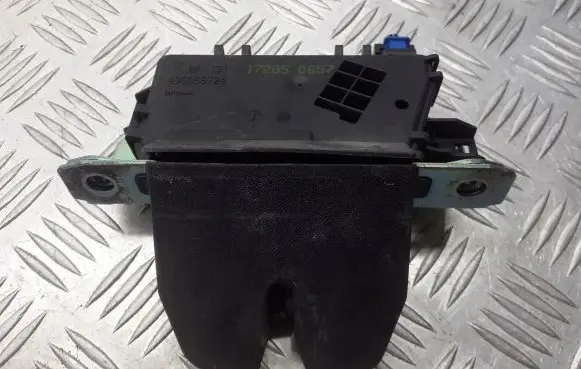 Opel Zafira B Tailgate exterior lock 13117285